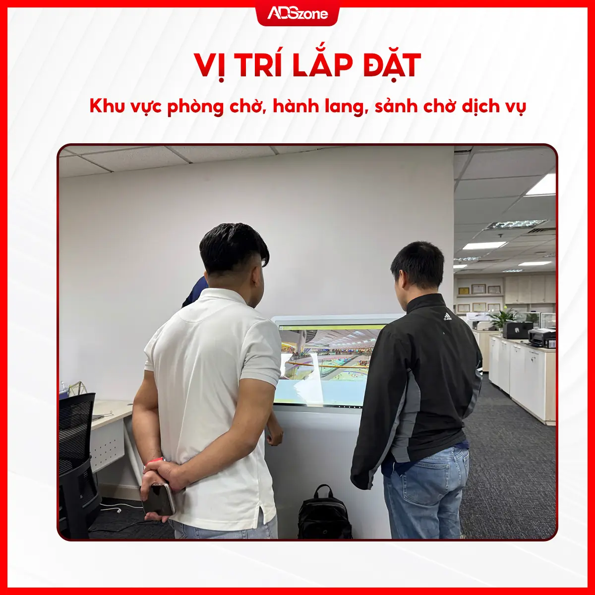 Lắp Đặt Màn Hình Chân Quỳ Nguyên Khối 32'' Tại Khu Vực Phòng Chờ