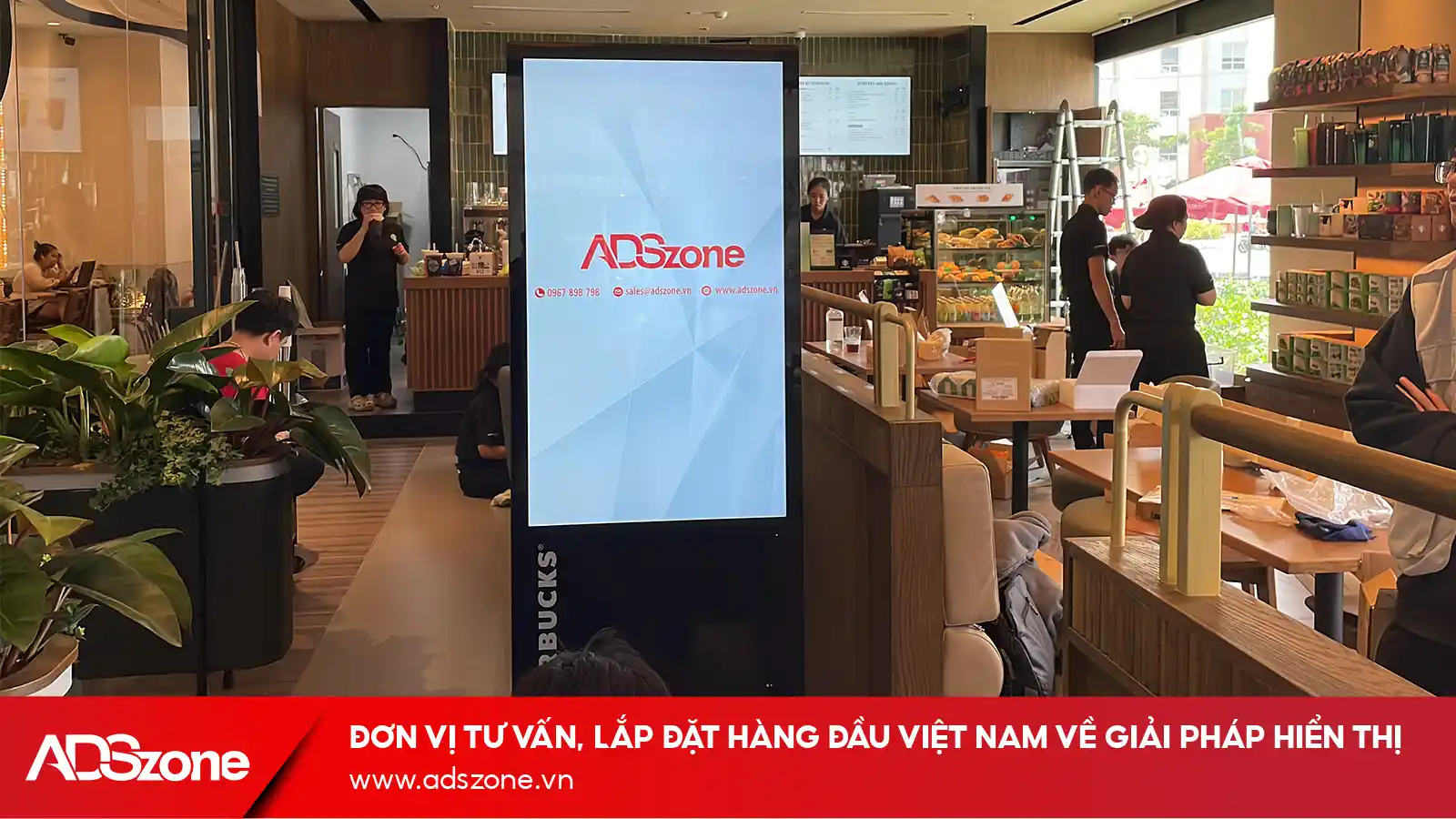 Dự Án Lắp Đặt Màn Hình Quảng Cáo Chân Đứng Hai Mặt Tại Vincom Mang Lại Nhiều Tiện Ích