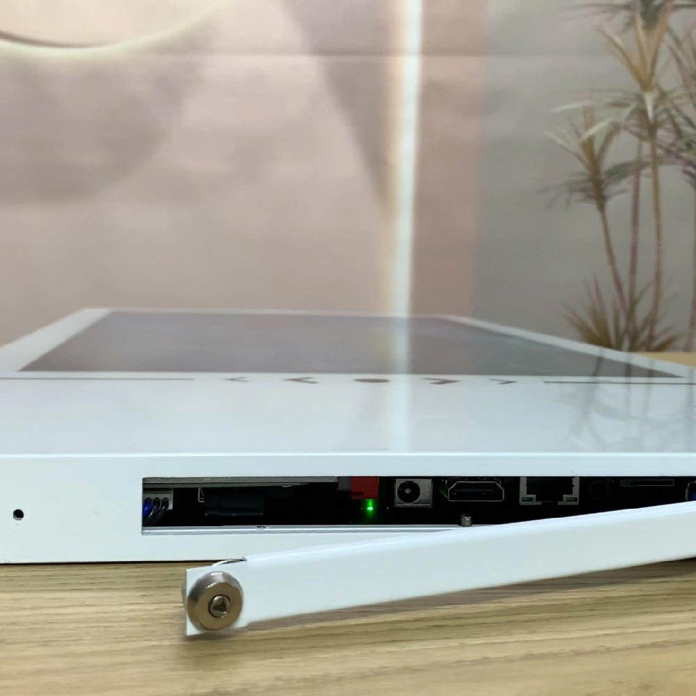 Các cổng kết nối của màn hình treo thang máy dọc 22 inch