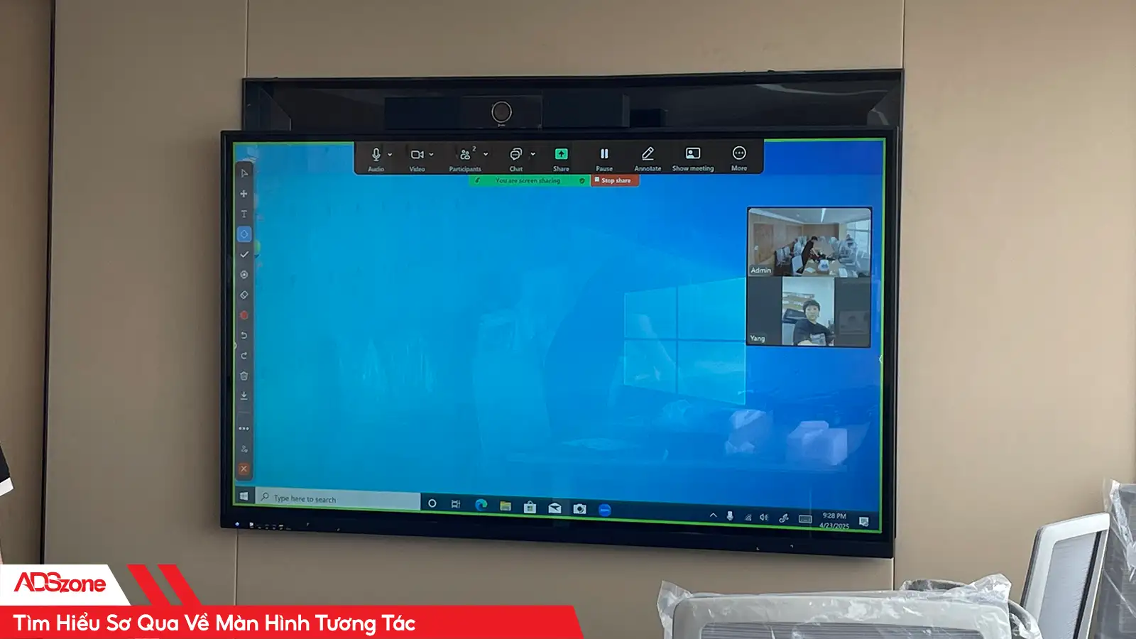 Màn Hình Tương Tác Là Màn Hình Cảm Ứng Cỡ Lớn, Cho Phép Thao Tác Trực Tiếp