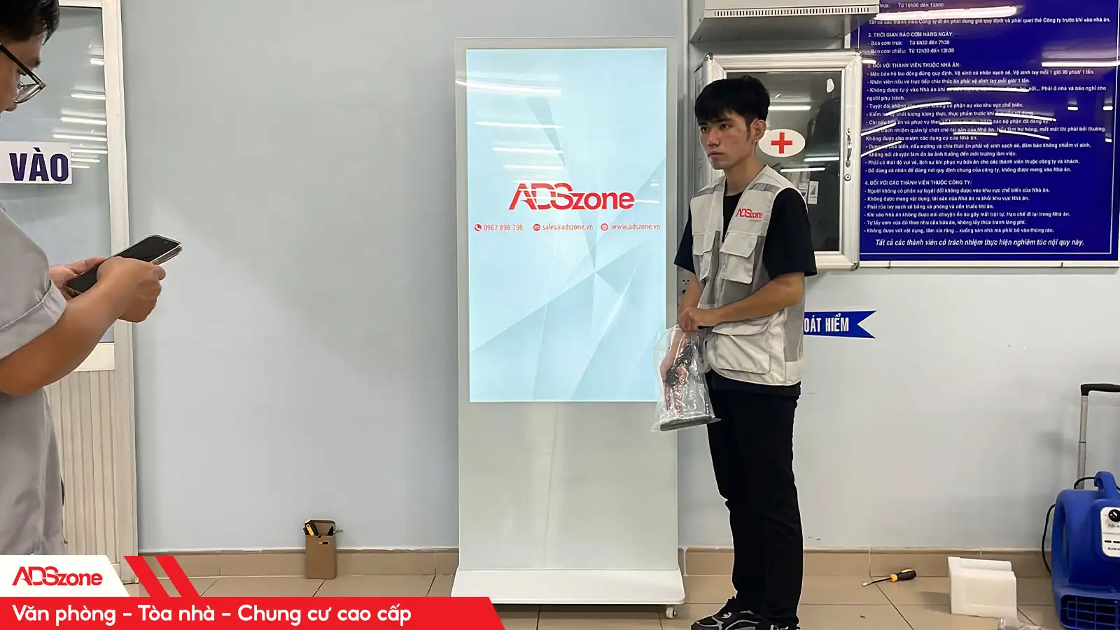 Lắp Chân Đứng 2 Mặt Tại Văn Phòng – Tòa Nhà – Chung Cư Cao Cấp
