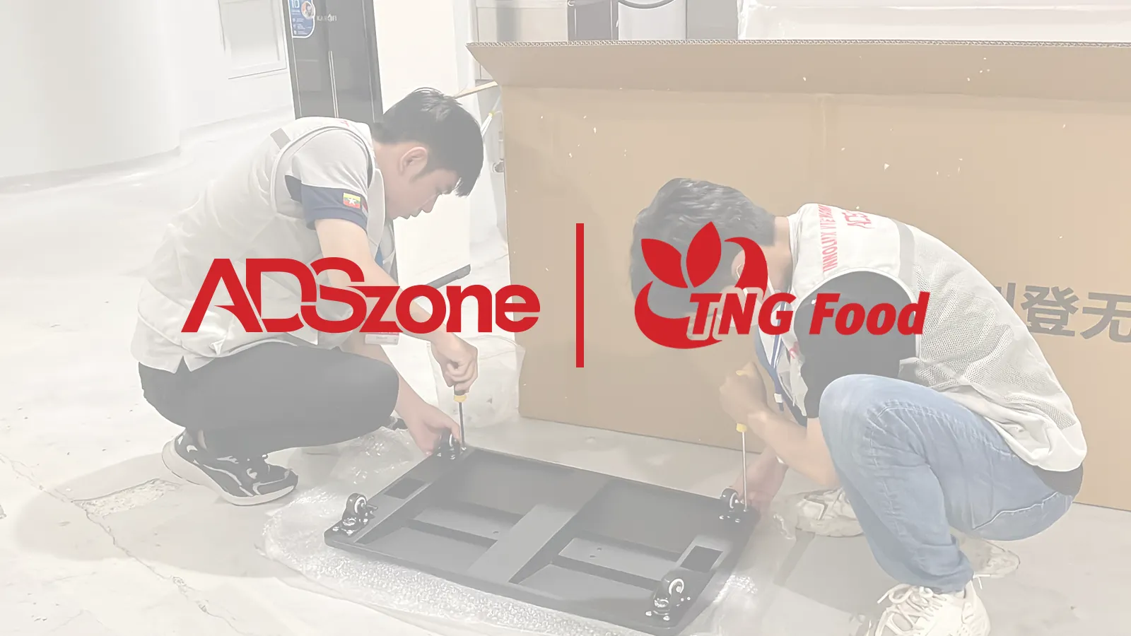 ADSzone Lắp Đặt Standee Điện Tử 65 Inch Tại TNG Food