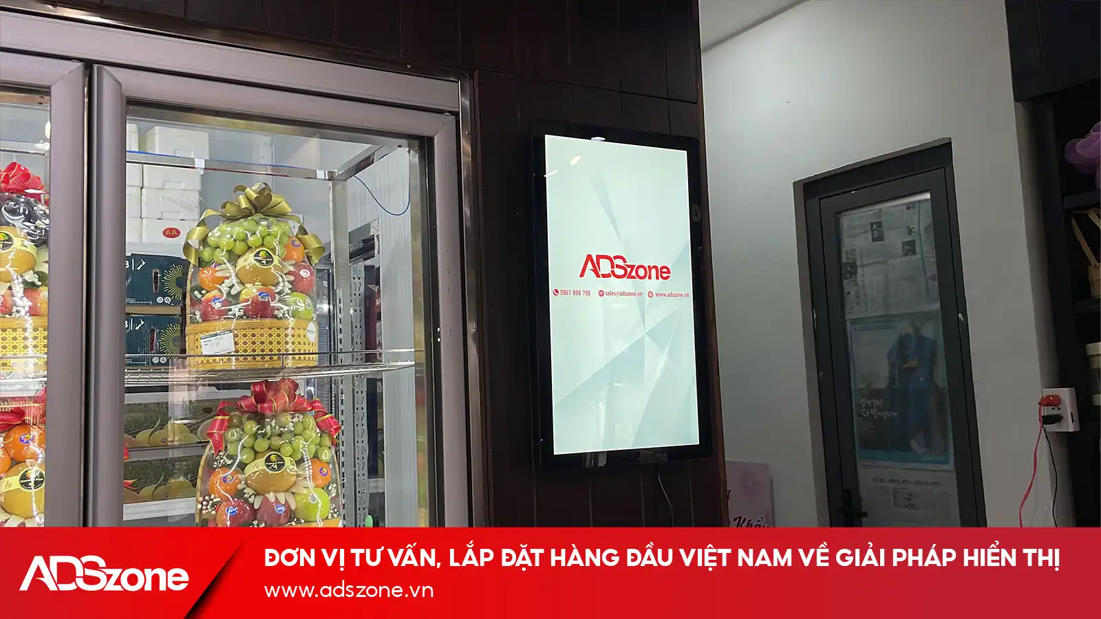 Sản Phẩm Trong Không Gian Cửa Hàng