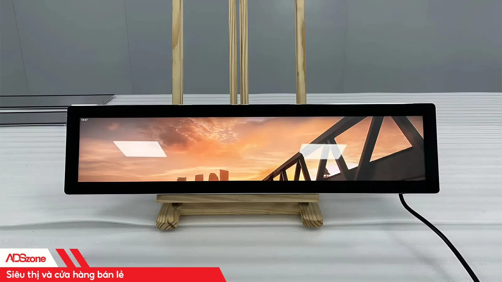 Màn Hình Thanh Dài Ứng Dụng Trong Đa Dạng Lĩnh Vực, Quầy, Kệ Hàng